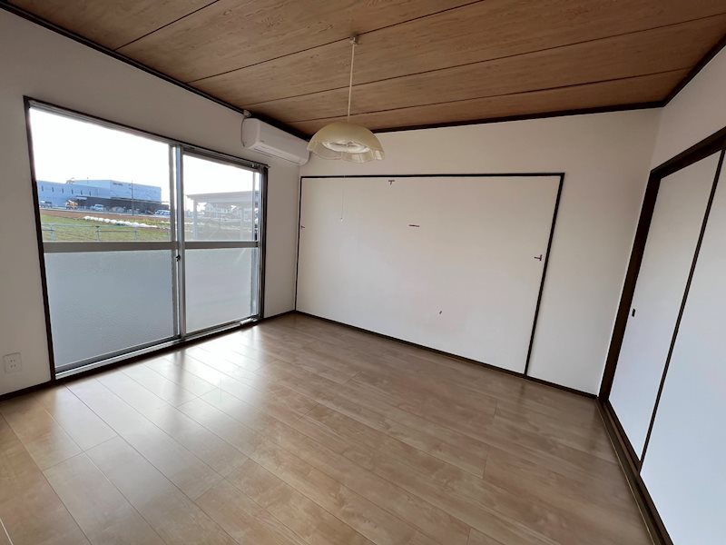 大原町平屋賃貸 リビング