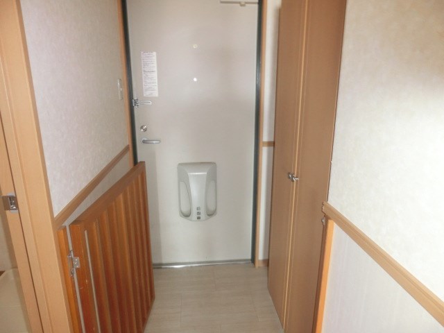 ウィズ・エフⅡ 玄関