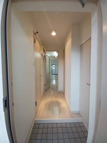 アルトモンターニュ 玄関