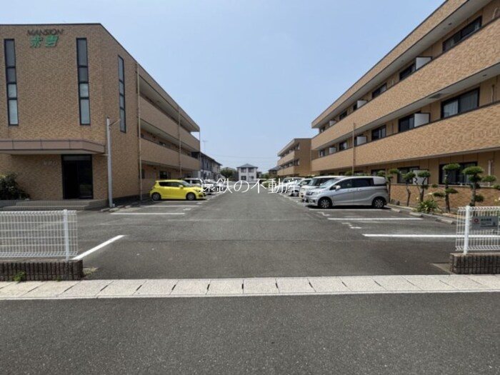 マンション紫雲　B 駐車場