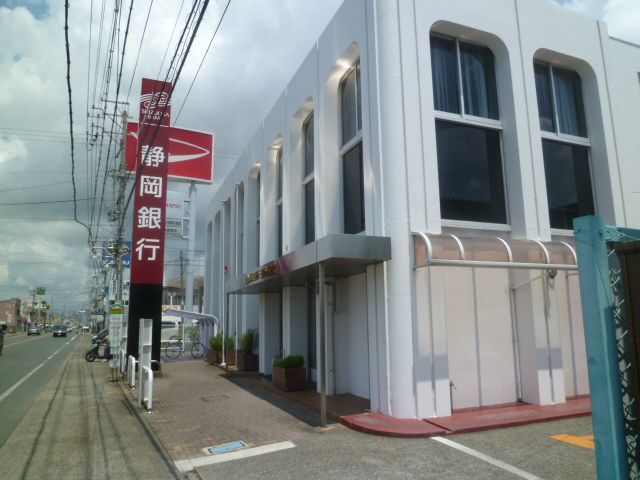 テラスウィステリア 銀行