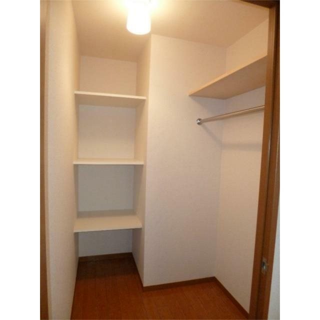 ハイトピア高林 収納