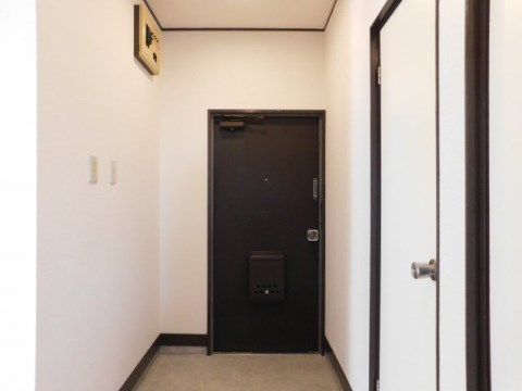 ニューシティ上西 玄関