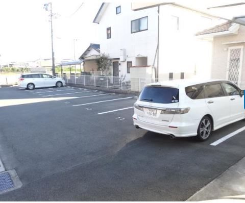 AMUSE 駐車場