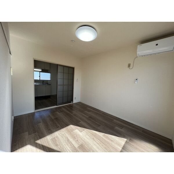 リバーサイド大竹A リビング