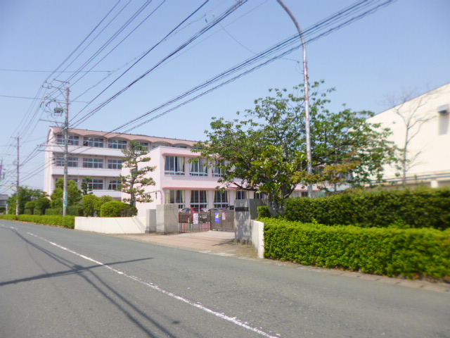 モーヴァンヒルズ 小学校