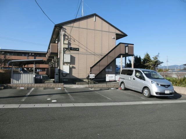 メゾン・ド・ベガ 駐車場
