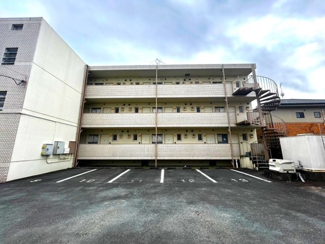 キャステルパル 駐車場