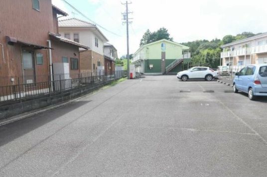 Surplus長沢 駐車場