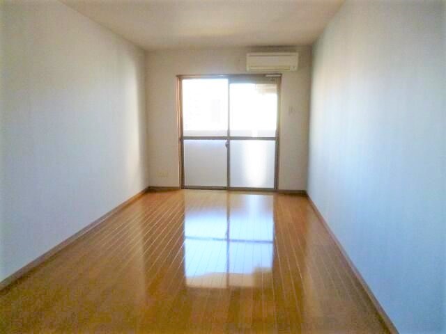 グランメゾン海老塚 リビング