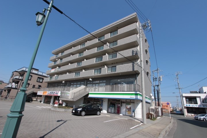 ナンディナハウス コンビニ