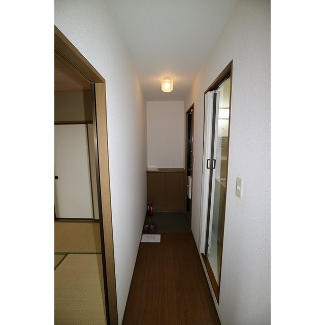 プラース 玄関