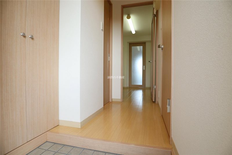 アルトモンターニュ 玄関