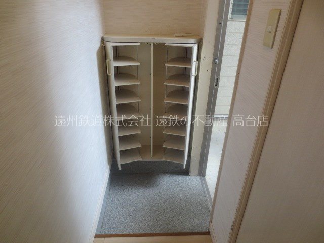 メゾントーマスⅠ 玄関