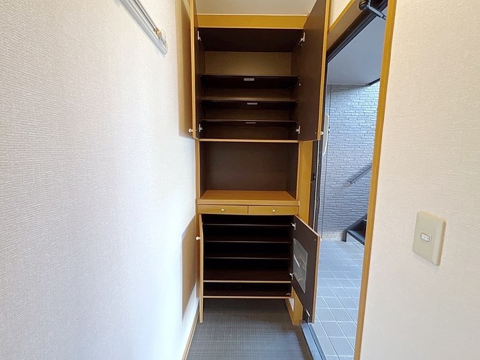 リビングタウン長谷　Ｄ 玄関