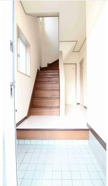 美和様テラスハウス貸家 玄関