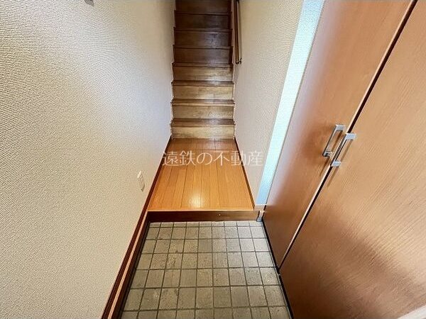 ユシェロA 玄関