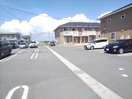 ルミエール20　C 駐車場