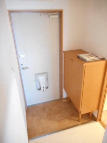 フロイデ宮竹 玄関