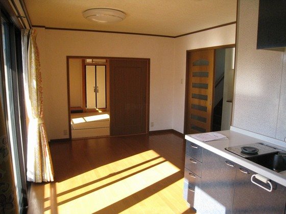 丸塚町530-4一戸建 リビング