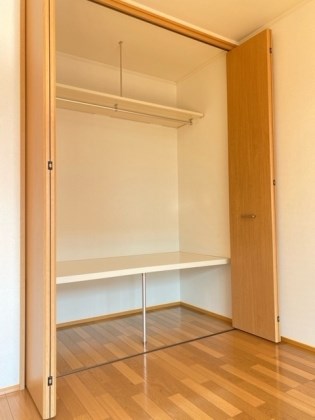 シェ・モア志都呂B 収納