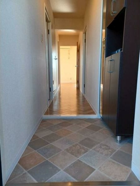 フロントヒルズⅢ 玄関