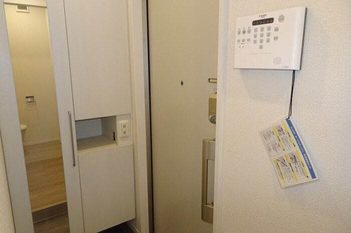 フェリシオ成子坂 玄関