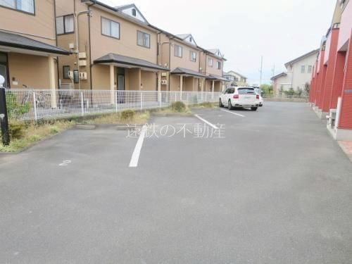 ダイアナ・グレースＡ 駐車場