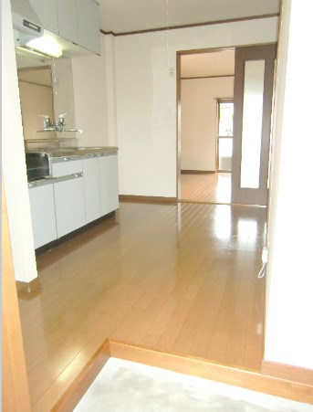 サンパレス金子２ 玄関