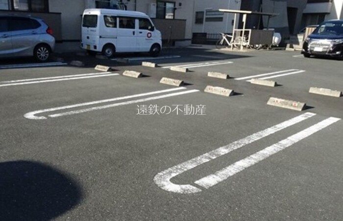 フレ・セゾン 駐車場