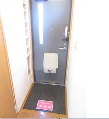 ルミエール・メイ 玄関