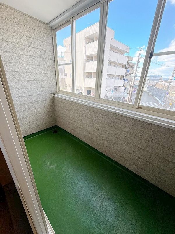 初生町貸家 ベランダ