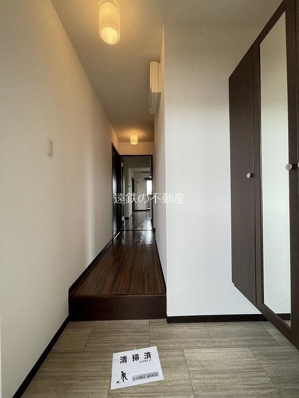 デラパーチェ 玄関