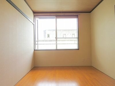 どえるかみや ベッドルーム