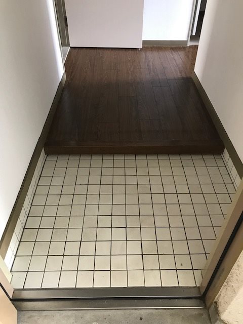 国府台レジデン 玄関