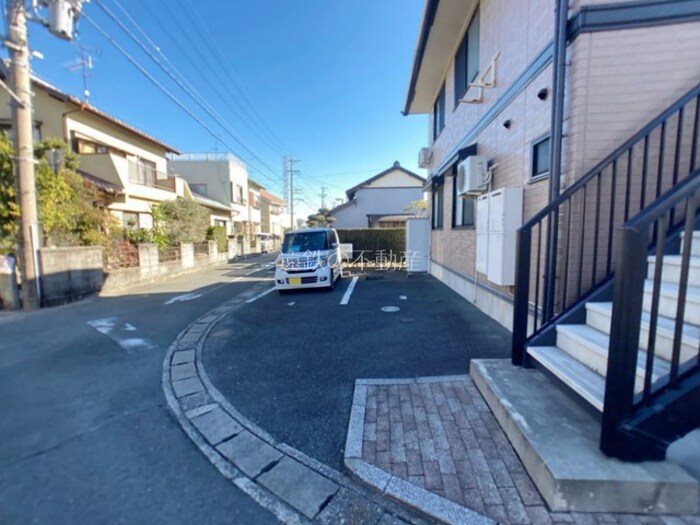 ブルーグラース 駐車場