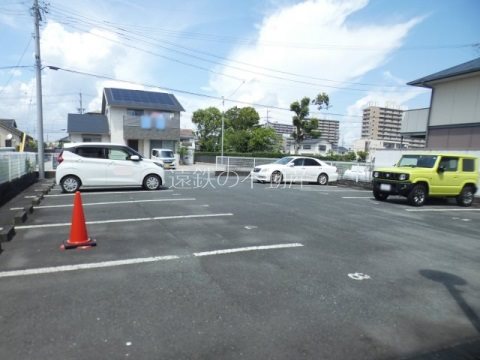 サンライズ本郷 駐車場