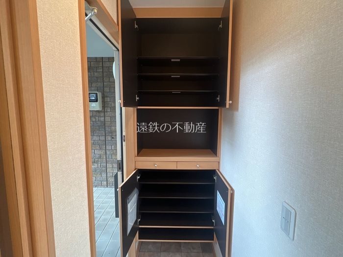 プロフォンド　Ａ 玄関