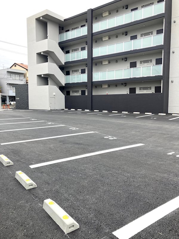 ブリアージュ浜北駅前 駐車場