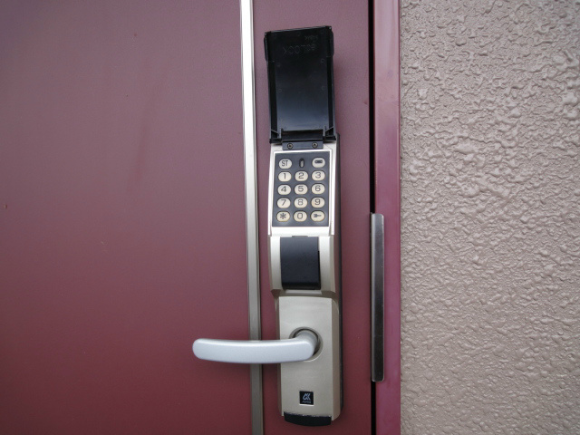 ベルフラワー壱番館  玄関