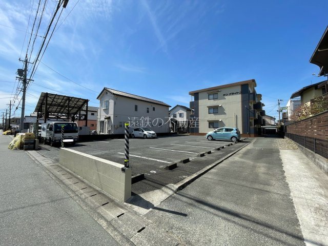 サンブライトン 駐車場