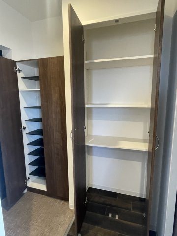 ル・リオン高丘北 玄関