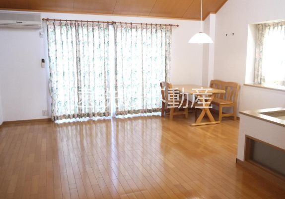 レイクサイドビラリコシェ リビング