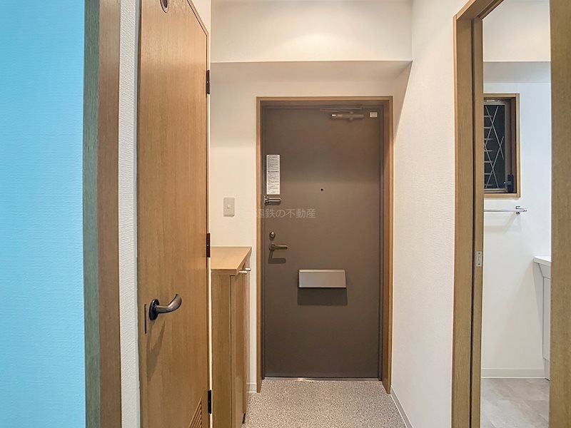 エストメンツ中央 玄関