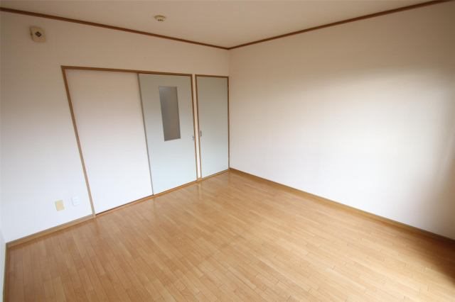 エスティーム　 ベッドルーム