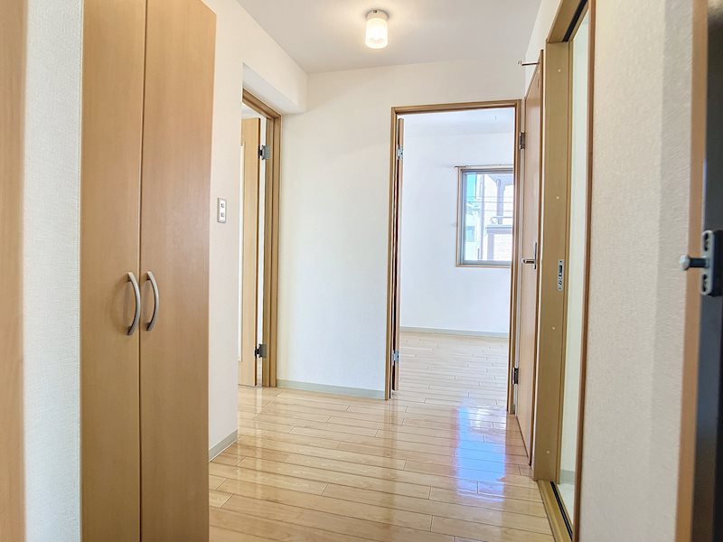 グランディ・ケイ 玄関