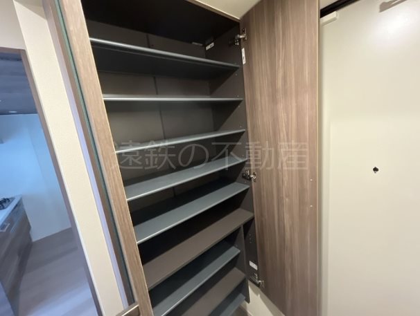 ロイヤル・ヒルズ 玄関