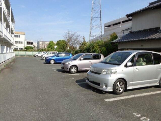 ロイヤルシングル 駐車場