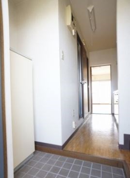 ヴィラ楠の宮Ⅱ 玄関