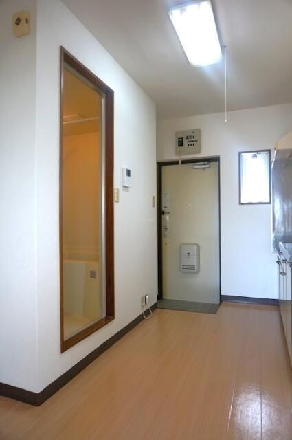 ゼフィロス 玄関